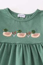 Load image into Gallery viewer, Forest duck french knot girl set
