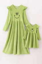 Load image into Gallery viewer, Green velvet christmas charactor embroidery mom&amp;me dress
